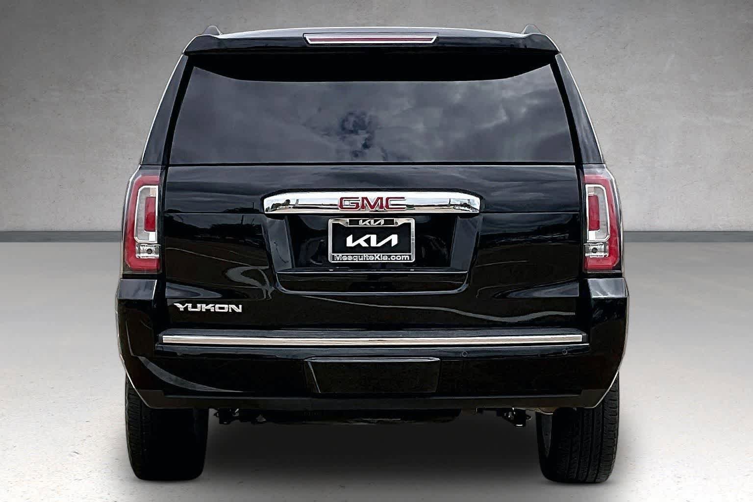 Used 2020 GMC Yukon Denali w/ Denali Premium Package RWD image 5