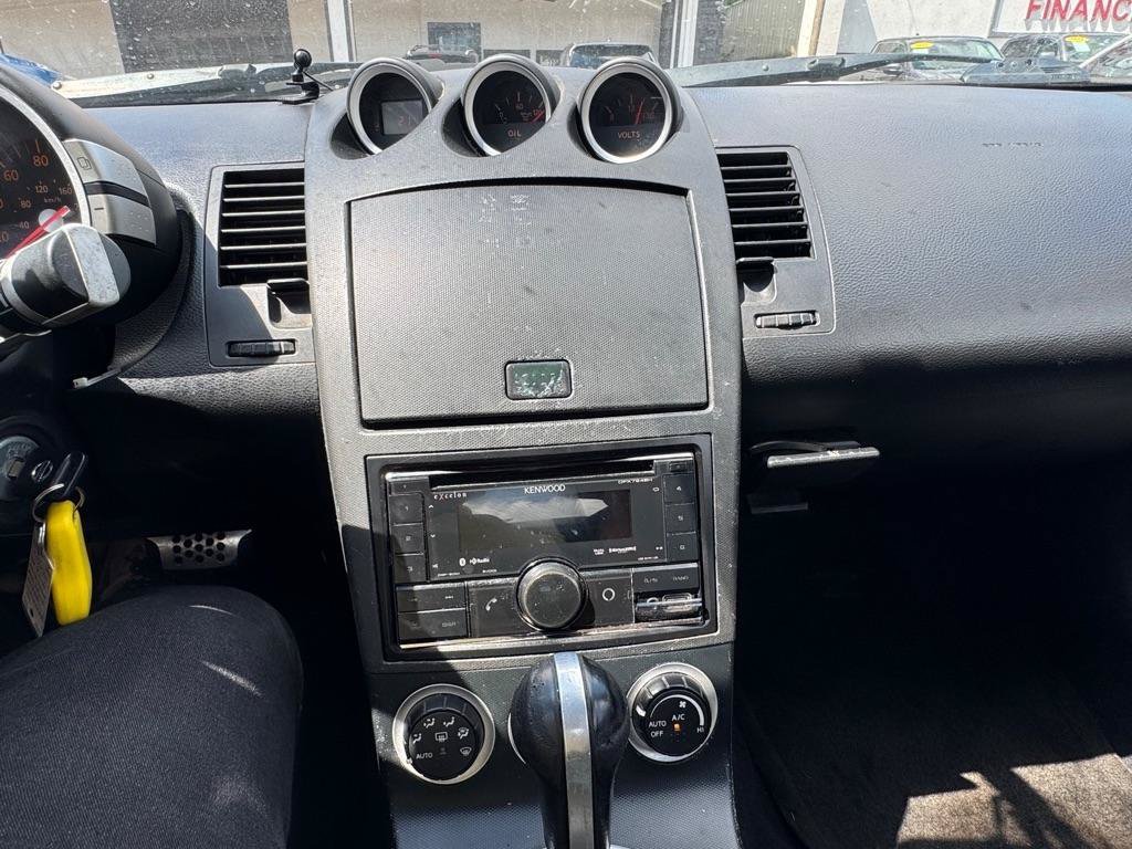 Used 2004 Nissan 350Z Touring RWD image 14