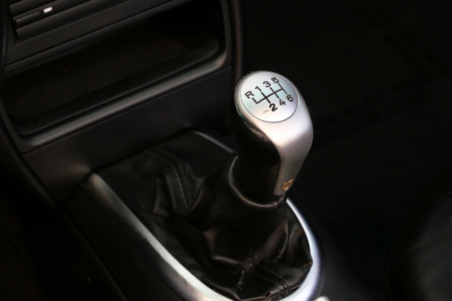 Used 2000 Porsche 911 Cabriolet image 19