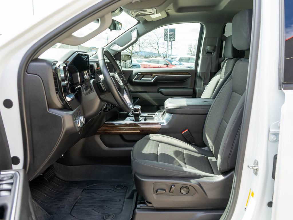 Used 2024 GMC Sierra 1500 Elevation image 11