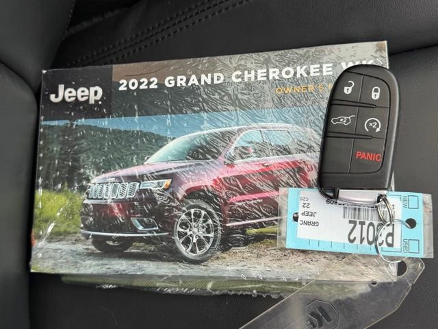 Used 2022 Jeep Grand Cherokee Limited image 39