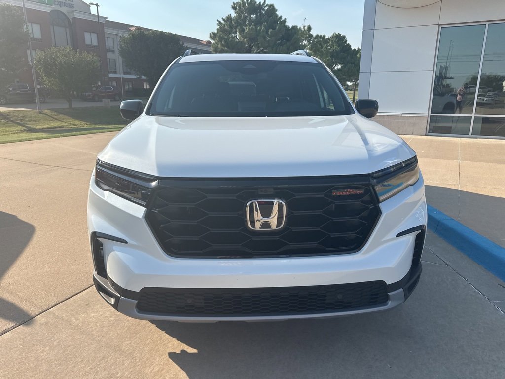 New 2025 Honda Pilot TrailSport image 3