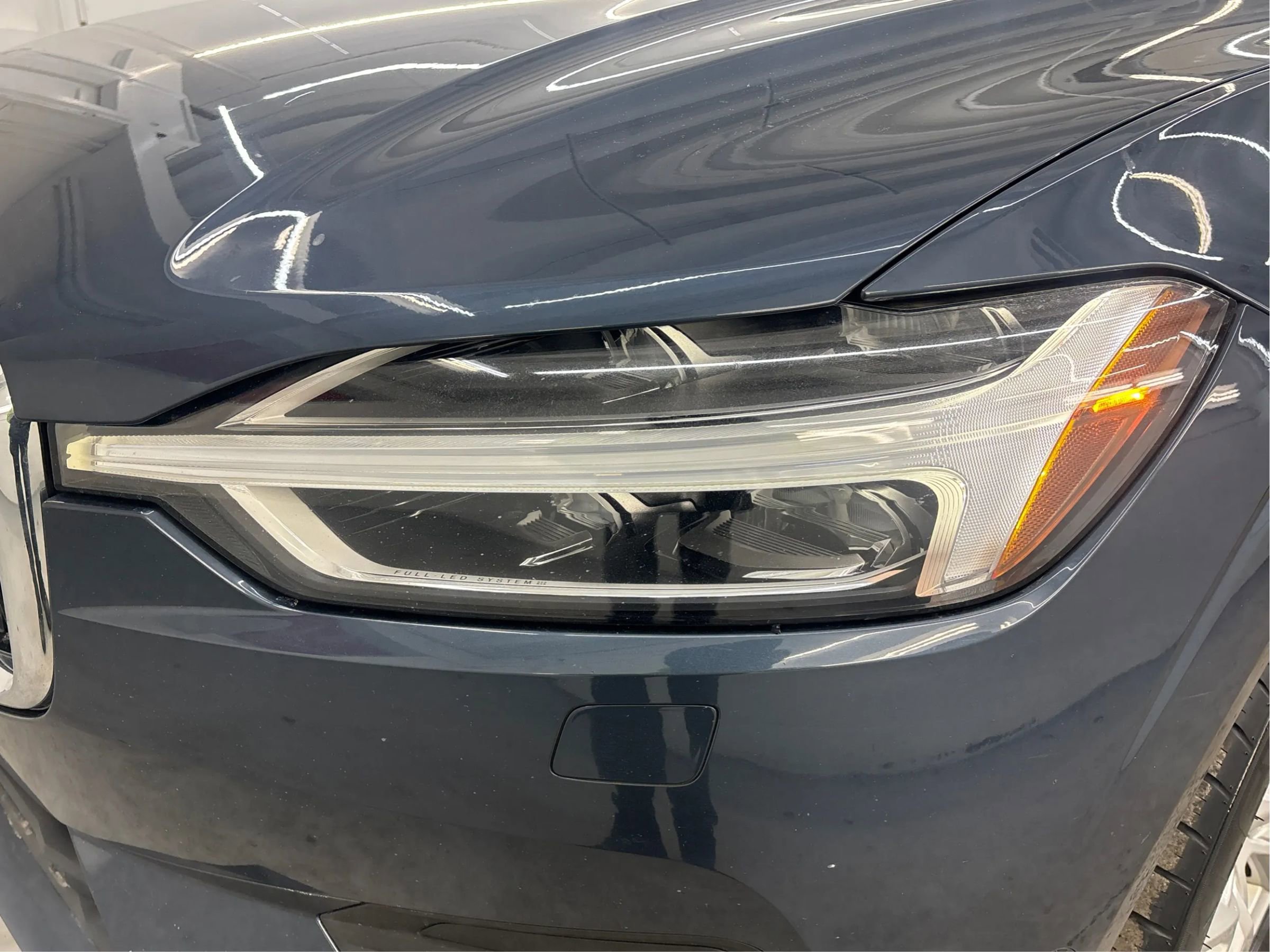 Used 2019 Volvo XC60 T5 Momentum w/ Multimedia Package image 34