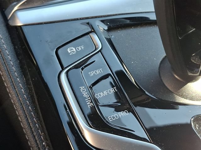 Used 2021 BMW M550i xDrive w/ Executive Package AWD/4WD image 25