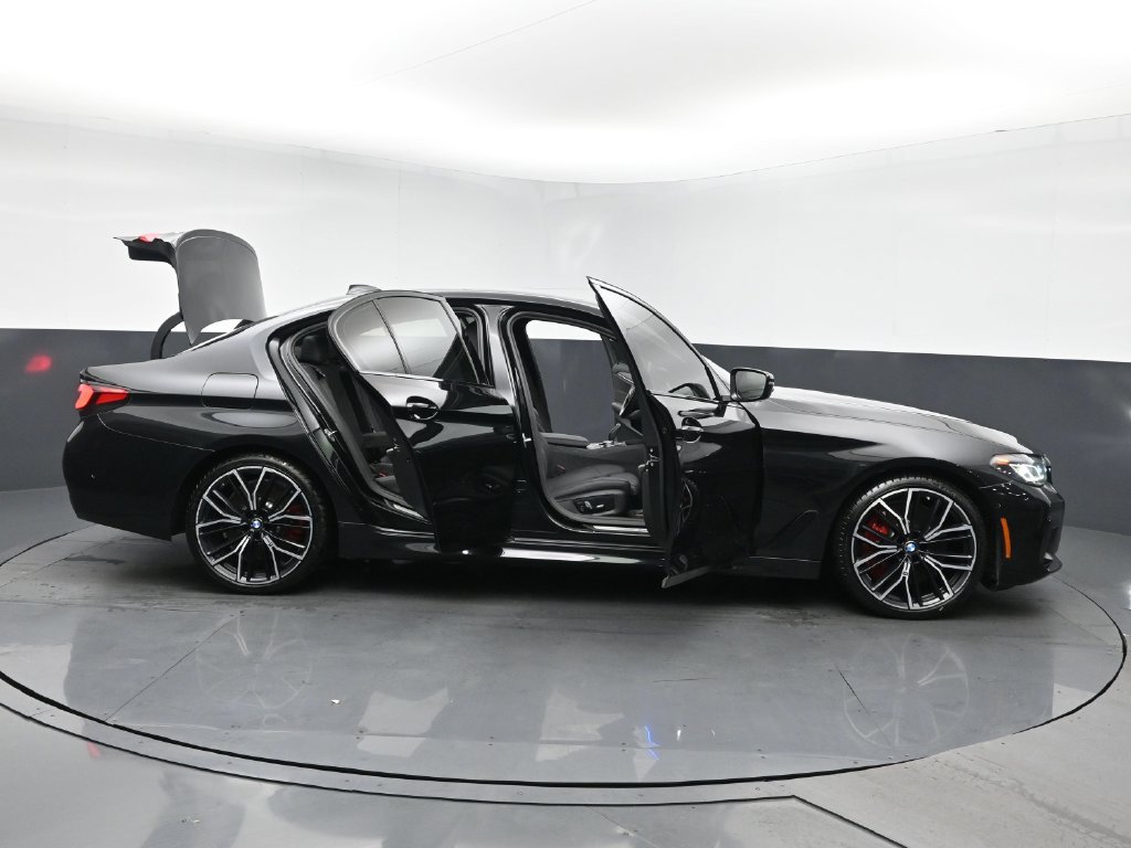 Used 2021 BMW 540i w/ M Sport Package RWD image 29