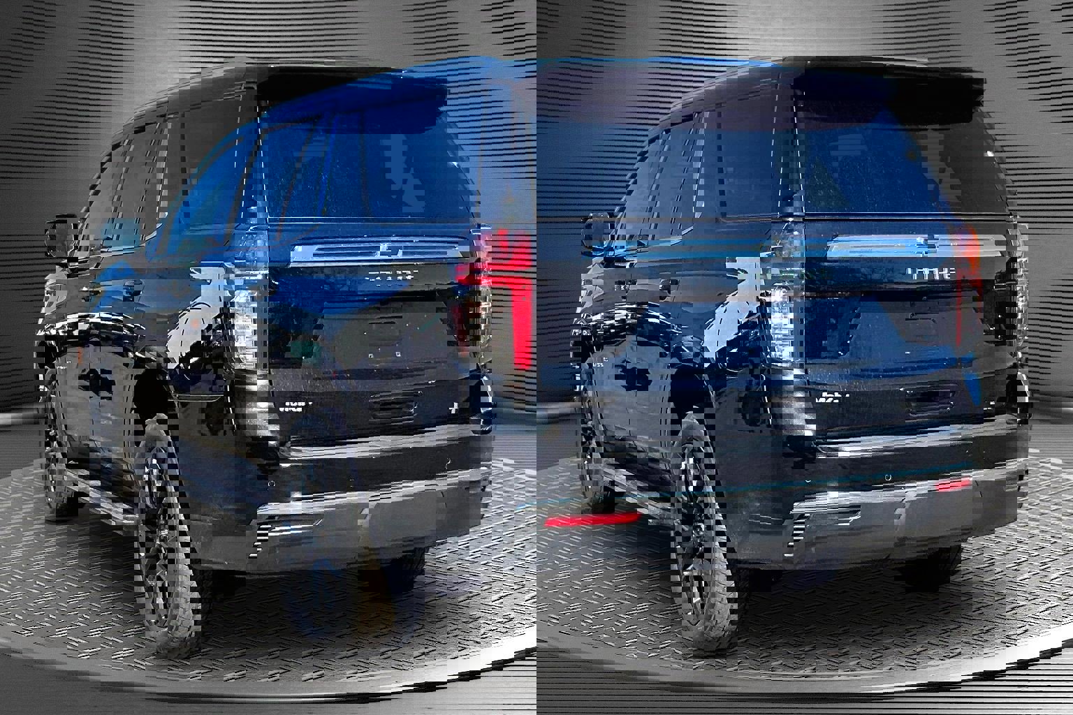 Used 2023 Chevrolet Tahoe LT w/ LT Signature Plus Package image 4