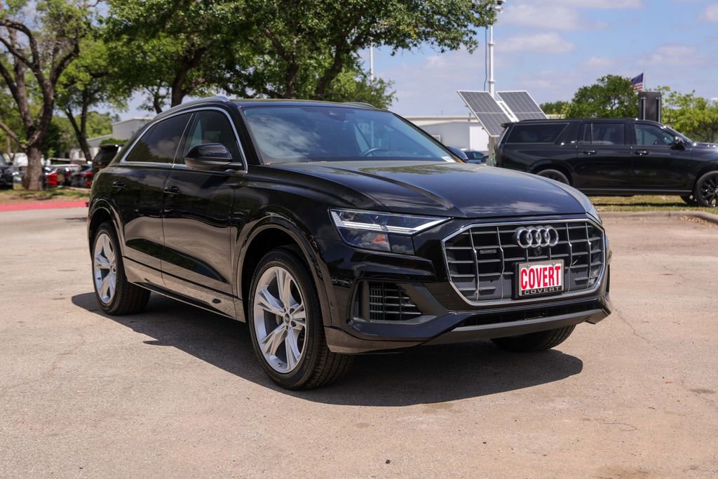 Used 2022 Audi Q8 Premium image 6