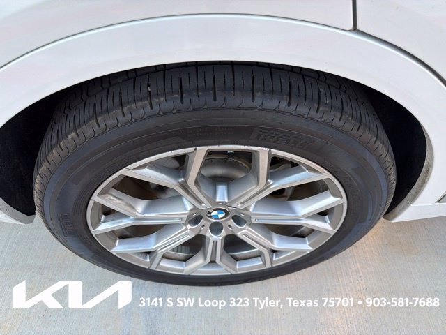 Used 2019 BMW X7 xDrive40i w/ Premium Package AWD/4WD image 12