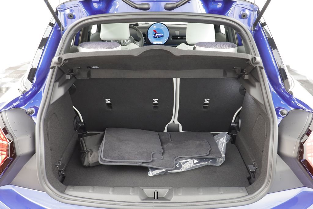 New 2026 MINI Cooper 4-Door Hardtop image 17