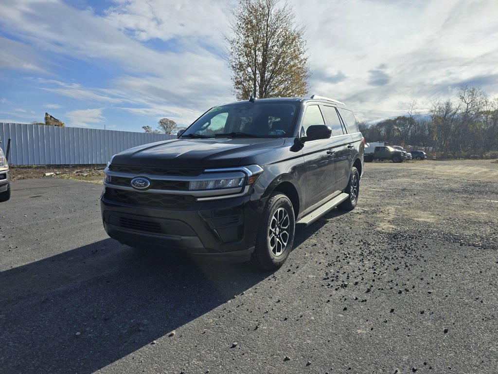 Used 2024 Ford Expedition XLT