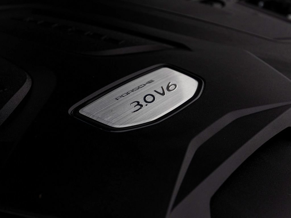Used 2023 Porsche Cayenne Platinum Edition AWD/4WD image 41