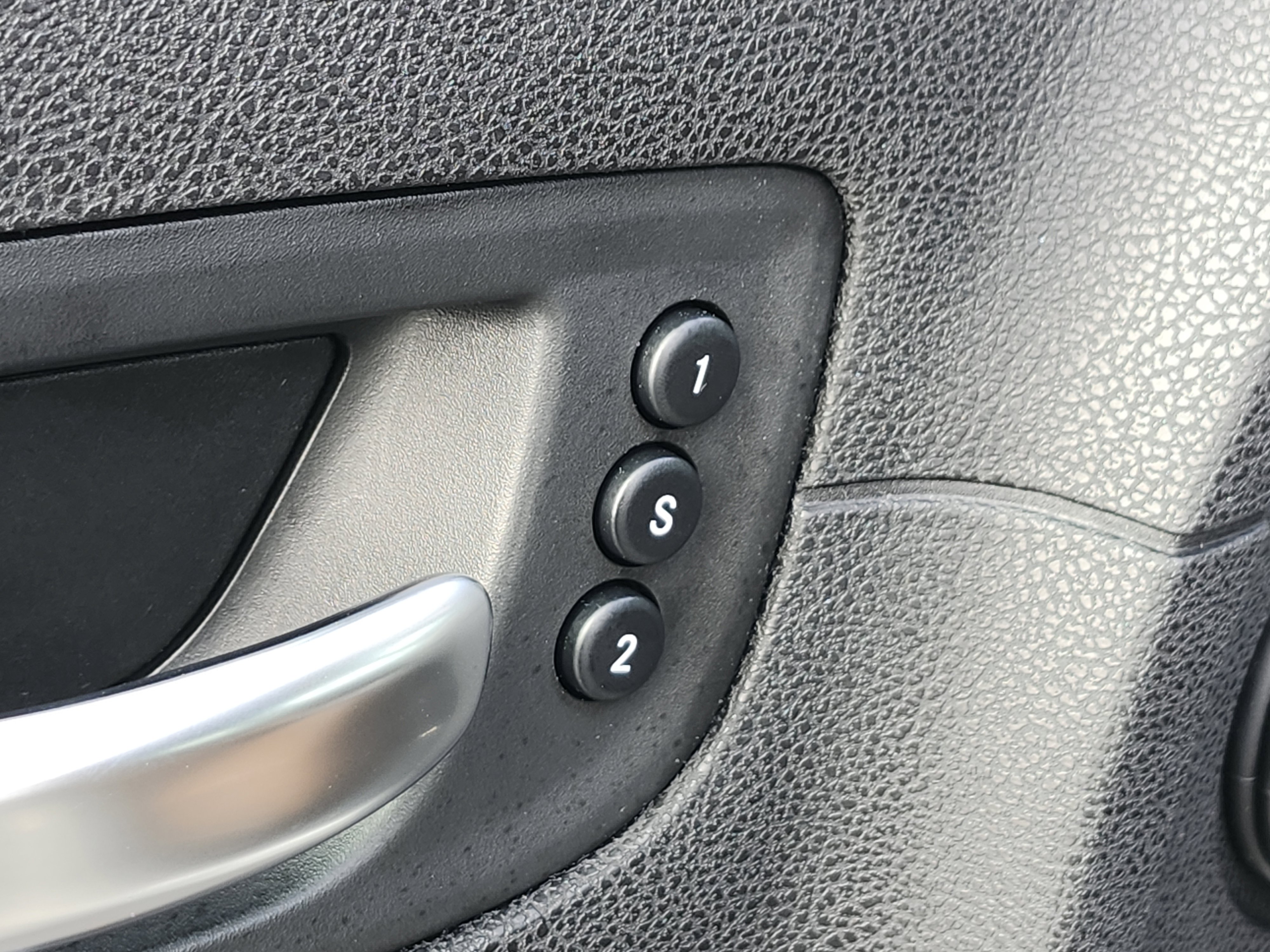 Used 2018 Chrysler 300 Limited image 18