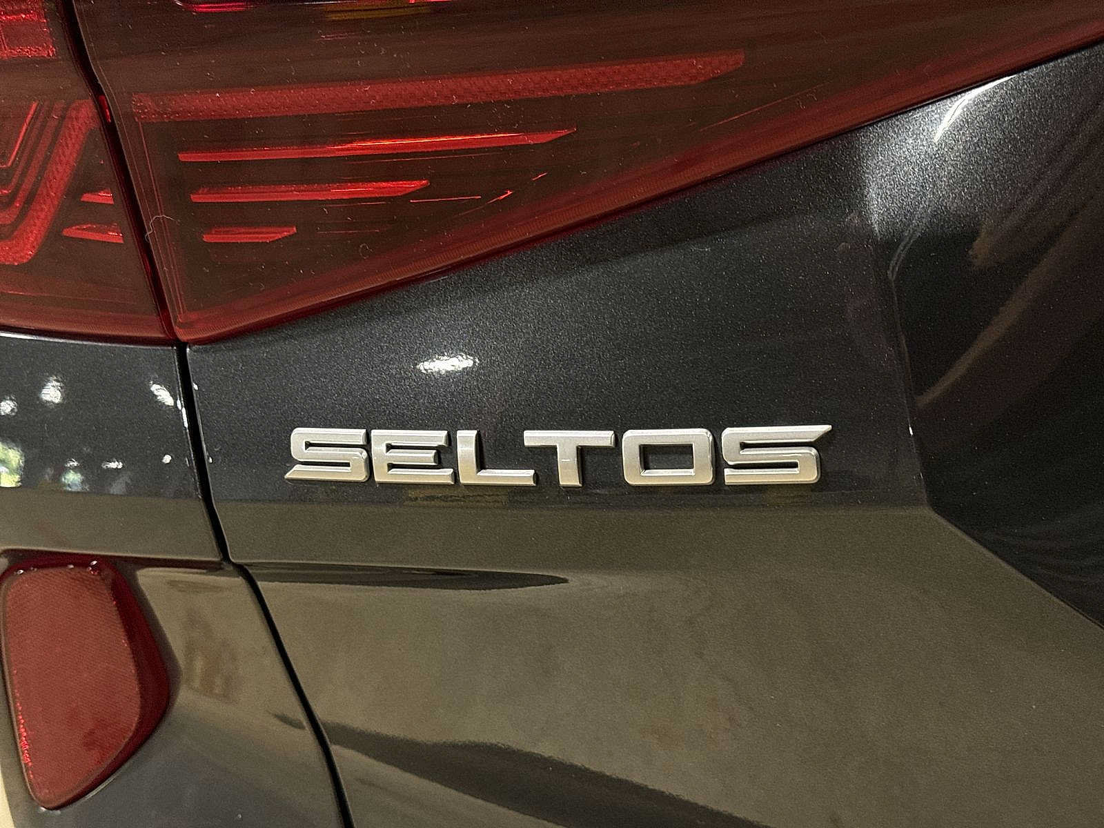 Used 2022 Kia Seltos SX w/ Sunroof Package AWD/4WD image 28