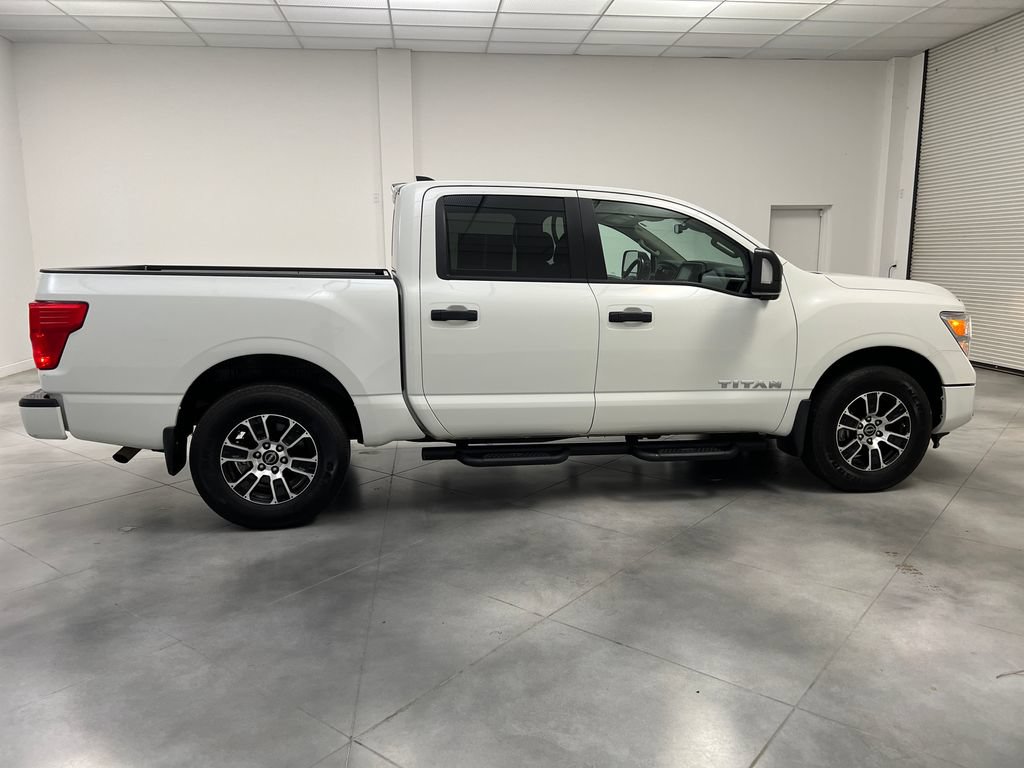 Used 2024 Nissan Titan SV w/ SV Convenience Package AWD/4WD image 10