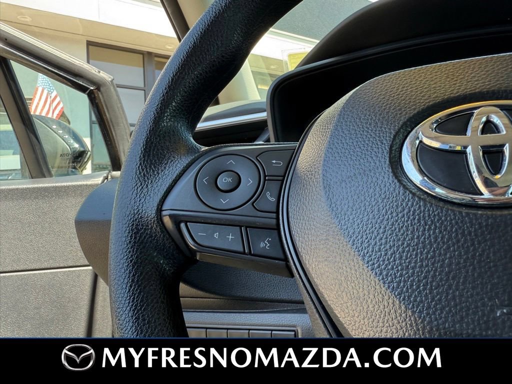 Used 2025 Toyota Corolla LE FWD image 22