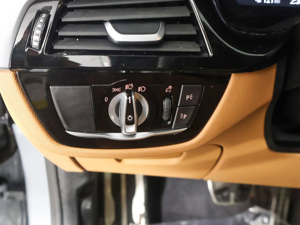 Used 2023 BMW M550i xDrive w/ Shadowloine Package image 38