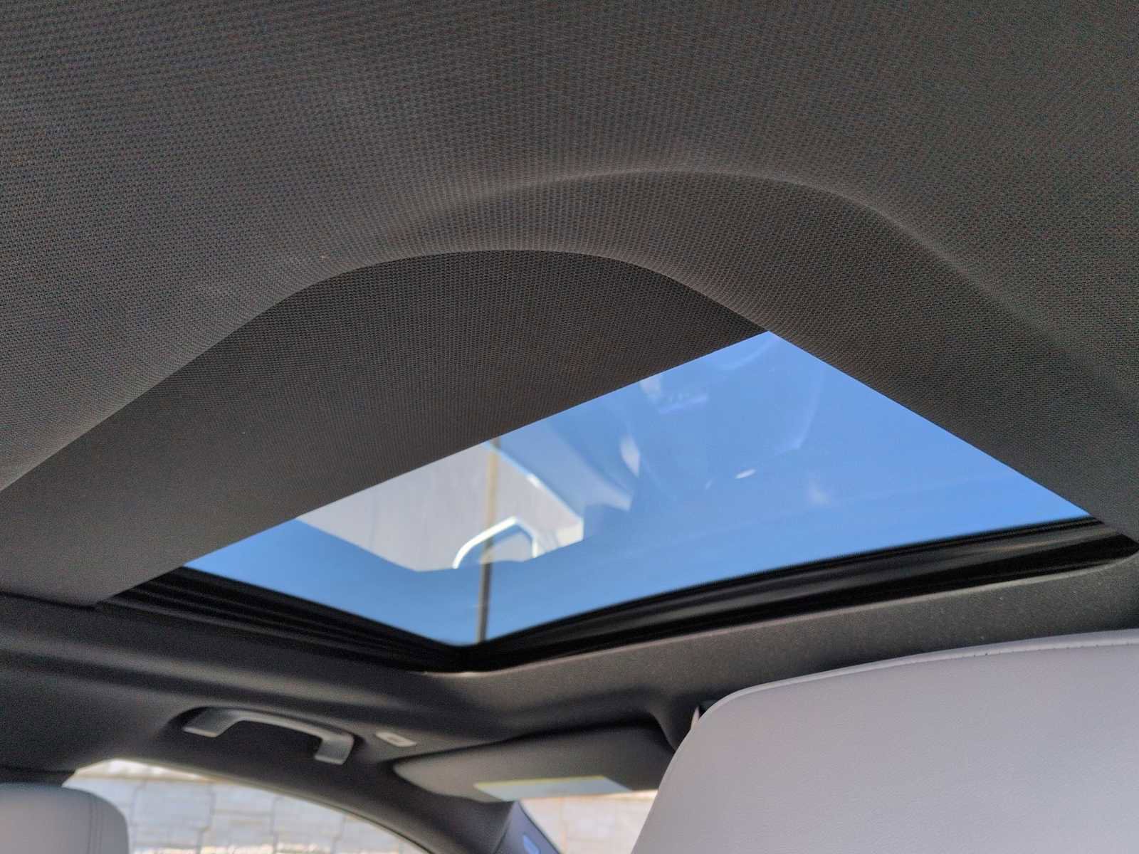 Used 2025 BMW i5 xDrive40 w/ Premium Package image 23