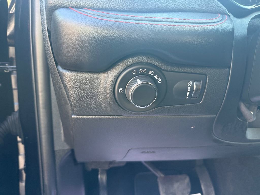 Used 2024 Dodge Durango R/T RWD image 18