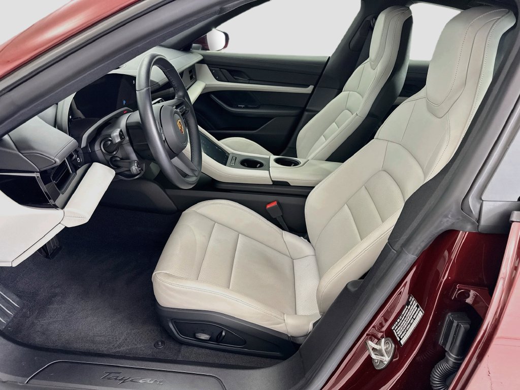 Used 2022 Porsche Taycan RWD image 18