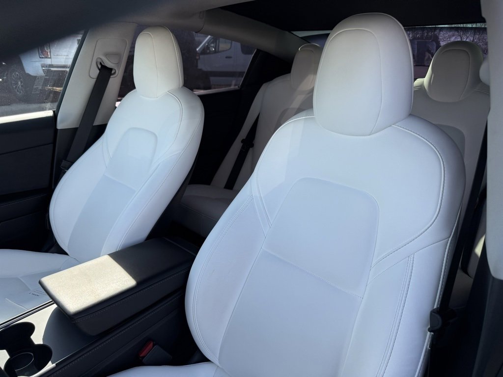 Used 2022 Tesla Model 3 Performance image 3