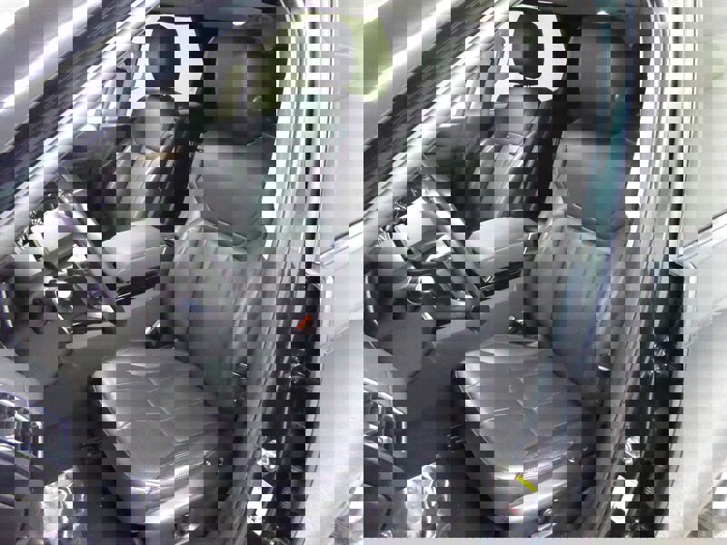 Used 2017 Land Rover Discovery HSE image 20