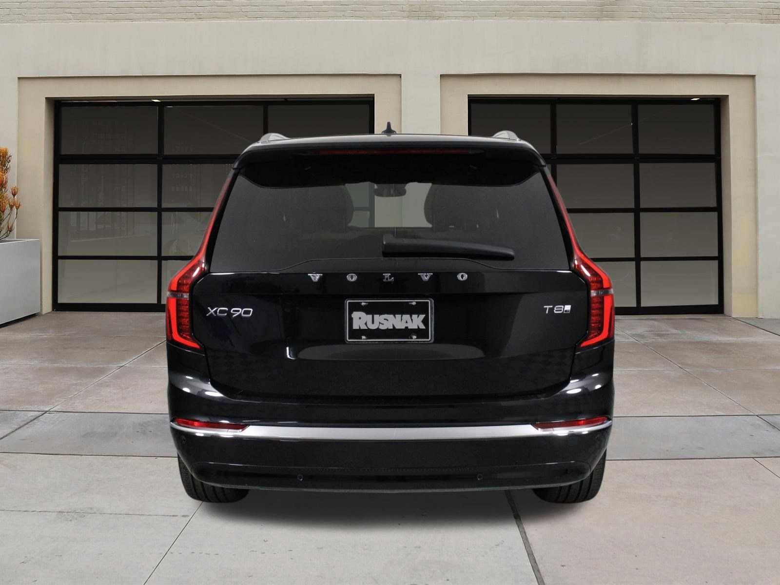 Certified 2025 Volvo XC90 T8 Plus AWD/4WD image 5