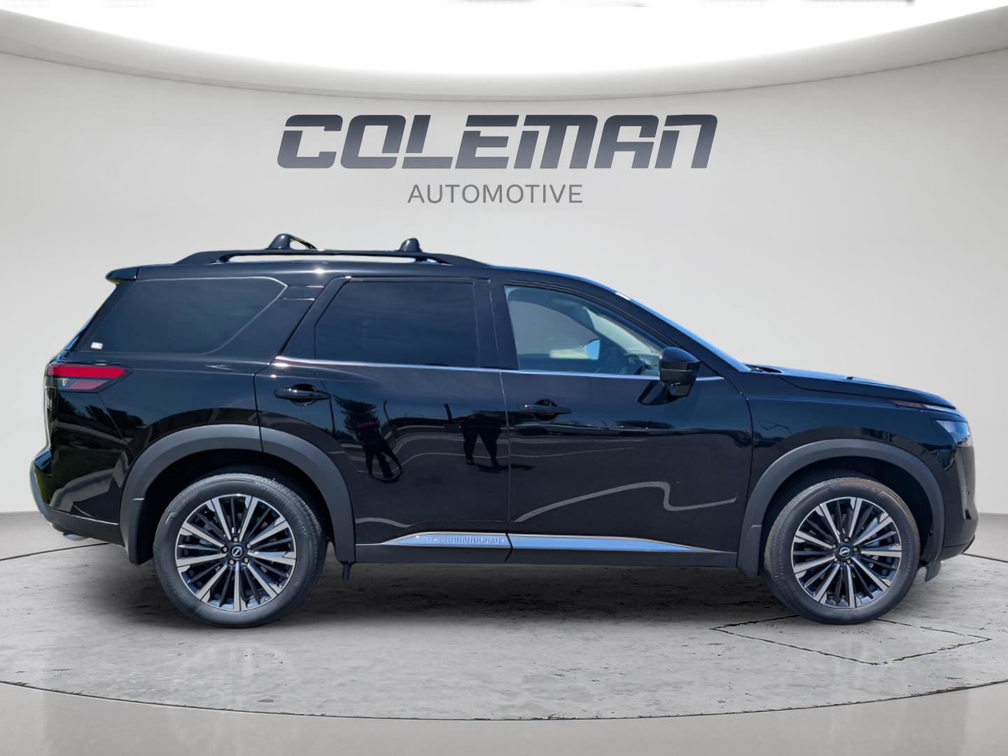New 2026 Nissan Pathfinder Platinum w/ Cargo Package AWD/4WD image 4