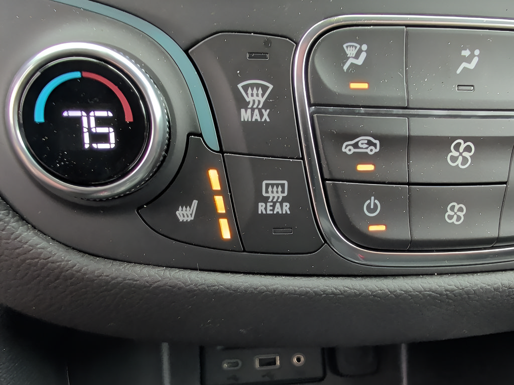 Used 2024 Chevrolet Equinox LT AWD/4WD image 14