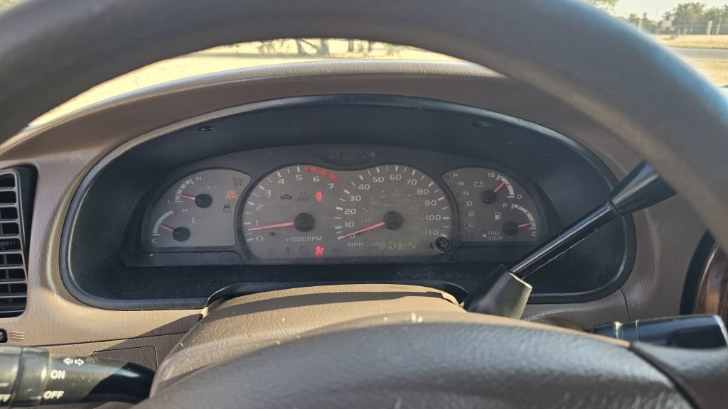 Used 2003 Toyota Sequoia SR5 RWD image 9