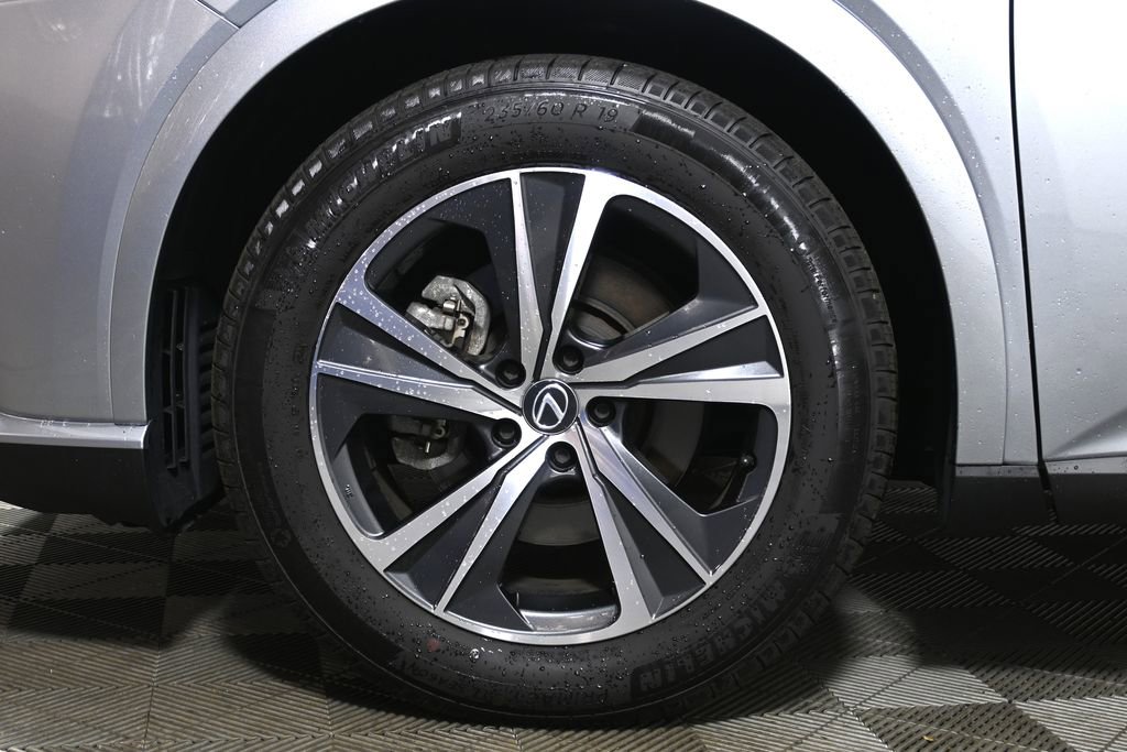 Used 2025 Lexus RX 350 Premium w/ Accessory Package AWD/4WD image 12