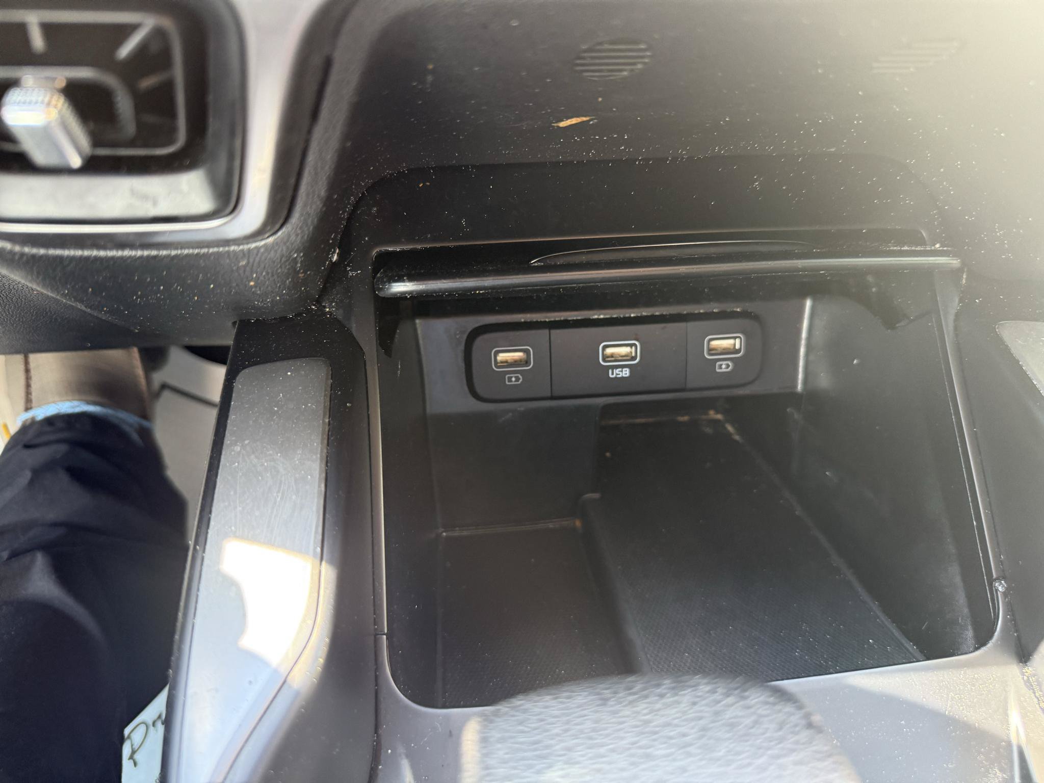 Used 2023 Kia Sorento LX FWD image 15