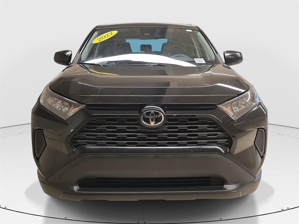 Used 2022 Toyota RAV4 LE image 3