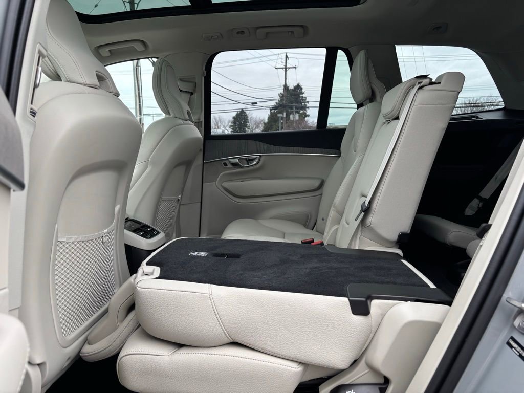 Used 2025 Volvo XC90 T8 Plus w/ Protection Package Premier image 21