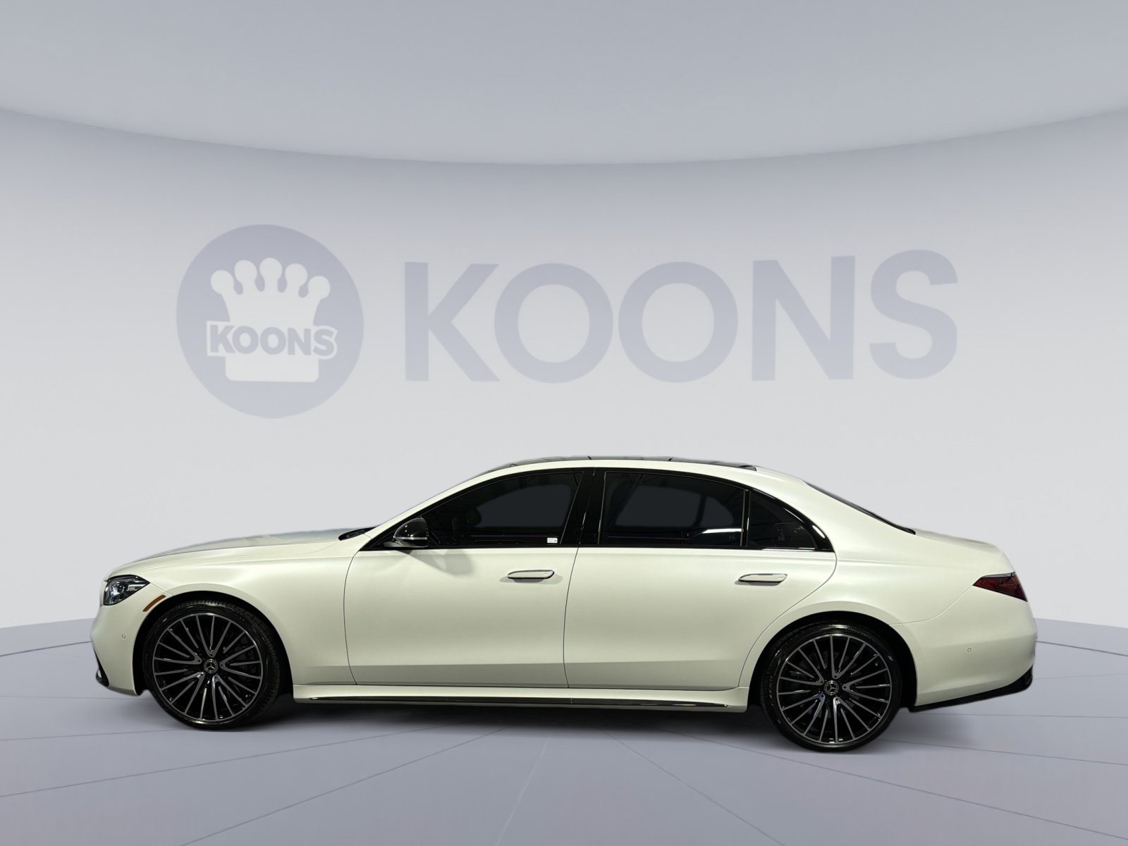 Used 2023 Mercedes-Benz S 580 4MATIC Sedan image 2