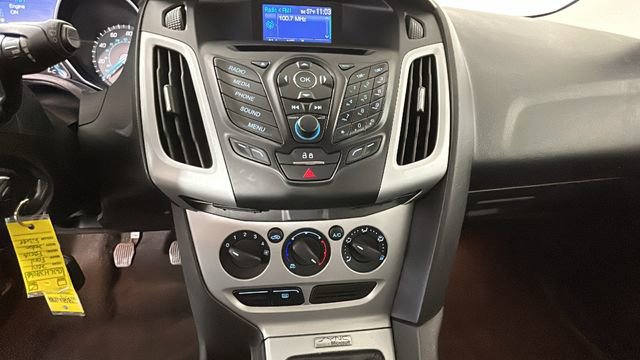 Used 2014 Ford Focus SE FWD image 23