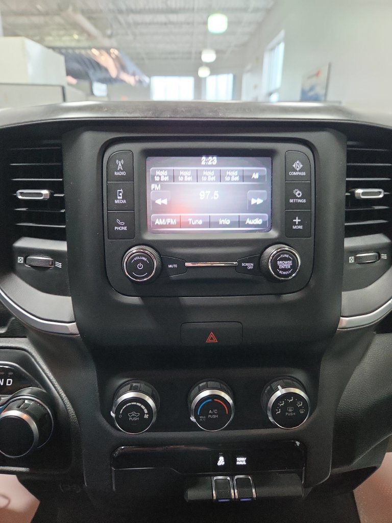 Used 2020 RAM 1500 Big Horn AWD/4WD image 5