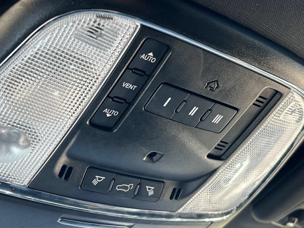Used 2021 Jeep Grand Cherokee Laredo X AWD/4WD image 30