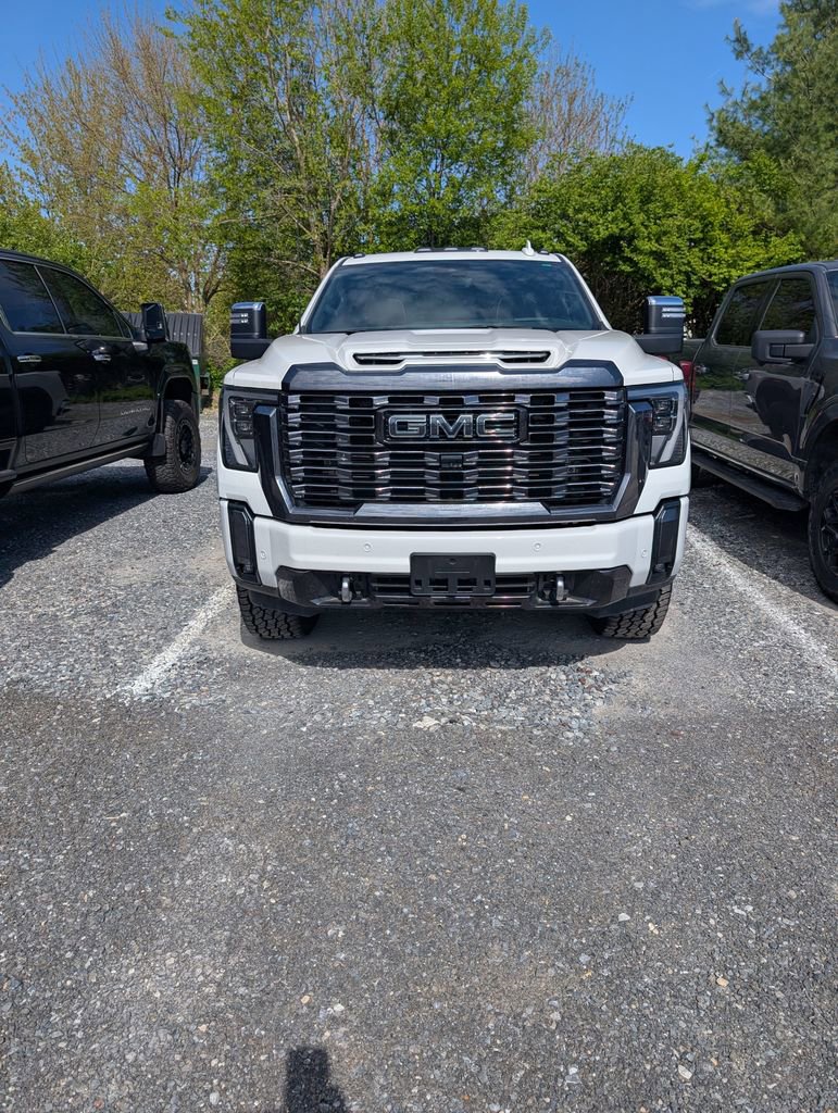 Used 2024 GMC Sierra 2500 Denali Ultimate AWD/4WD image 9