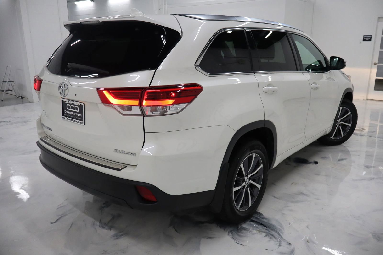 Used 2017 Toyota Highlander XLE image 7