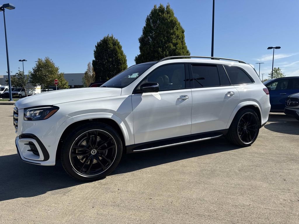 New 2026 Mercedes-Benz GLS 580 4MATIC image 2
