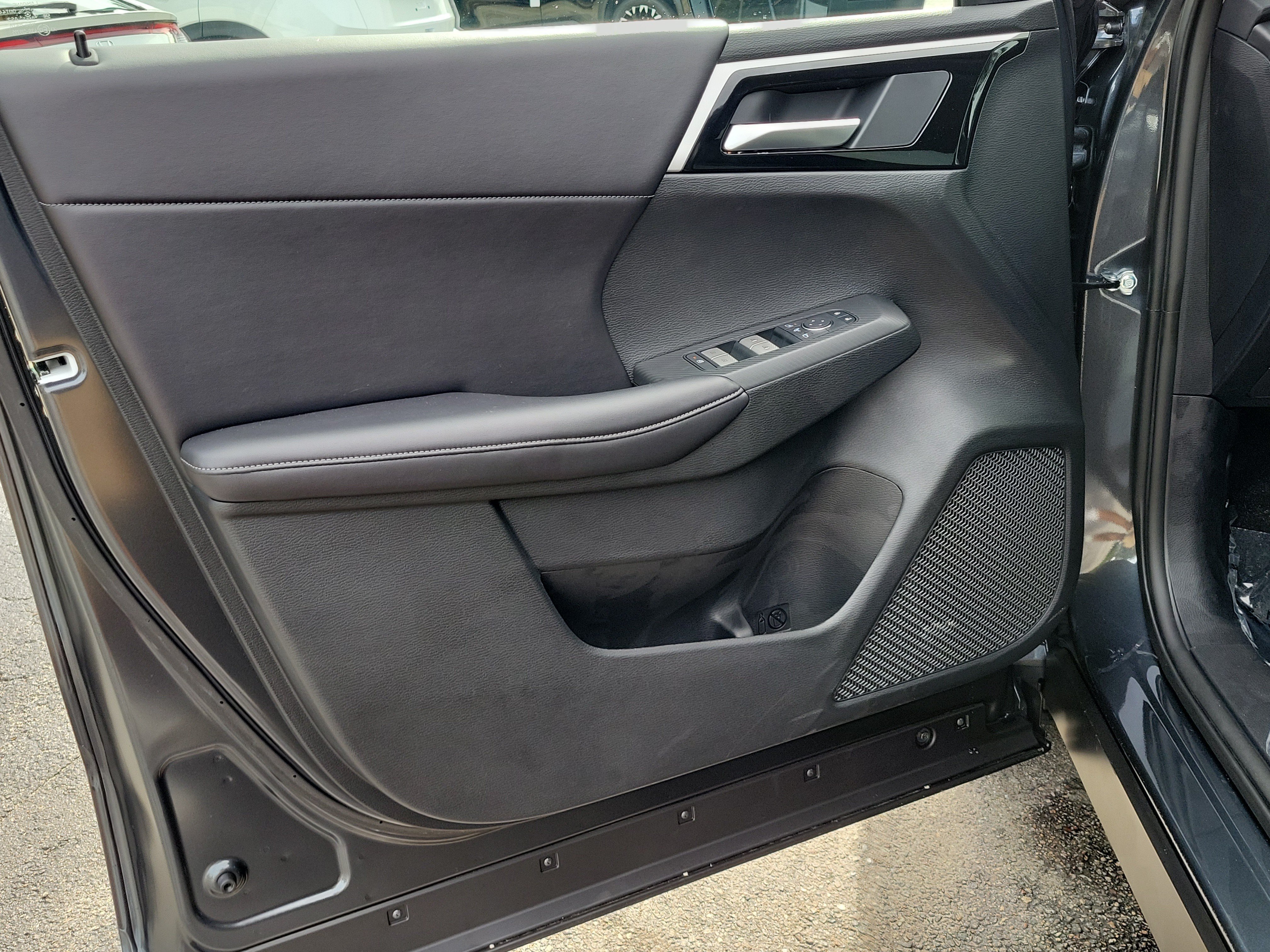 New 2026 Nissan Rogue SL AWD/4WD image 10