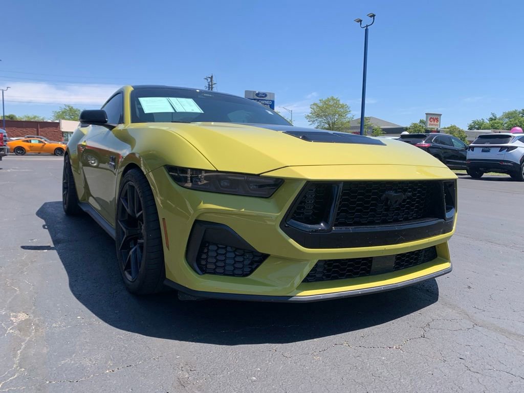 Used 2025 Ford Mustang GT Premium RWD image 1