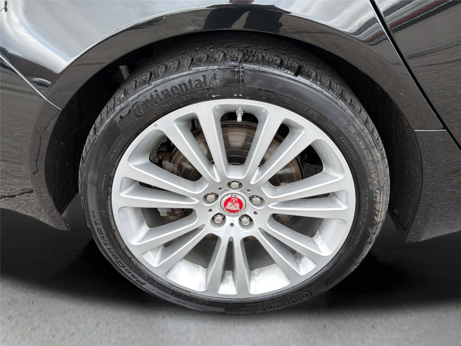 Used 2020 Jaguar XF Premium image 38