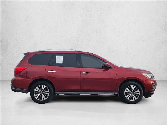 Used 2017 Nissan Pathfinder S image 4