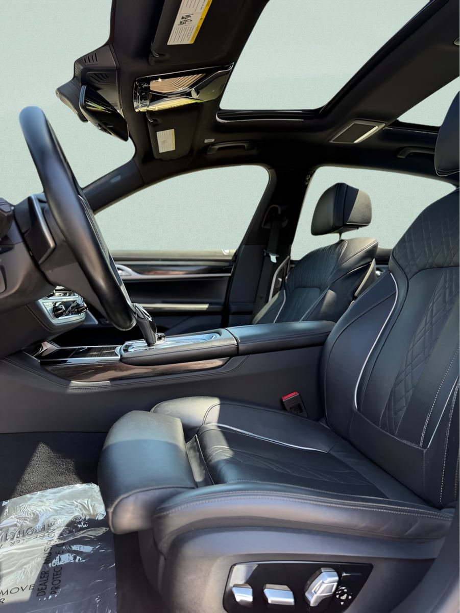 Used 2019 BMW 750i xDrive w/ Executive Package AWD/4WD image 8