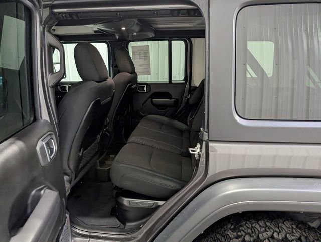 Used 2025 Jeep Wrangler Unlimited Rubicon 4xe w/ Convenience Group AWD/4WD image 9