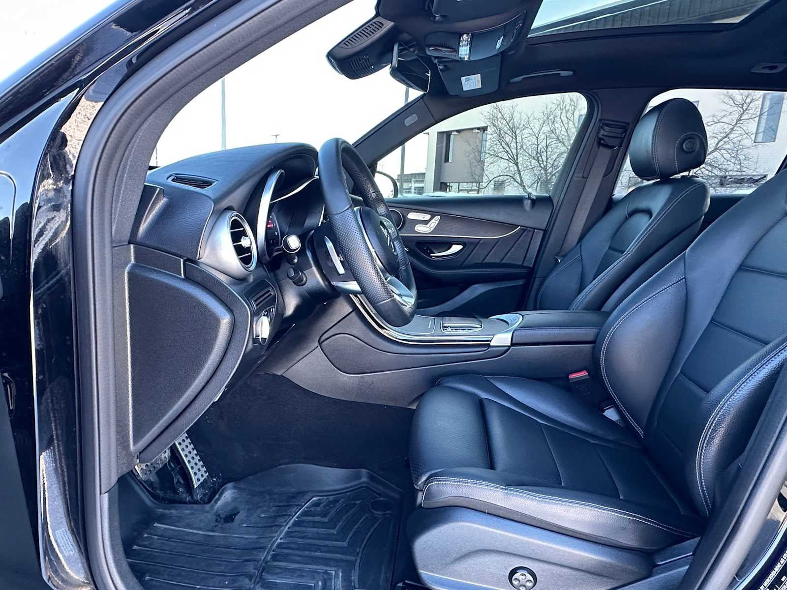 Used 2022 Mercedes-Benz GLC 300 4MATIC image 20