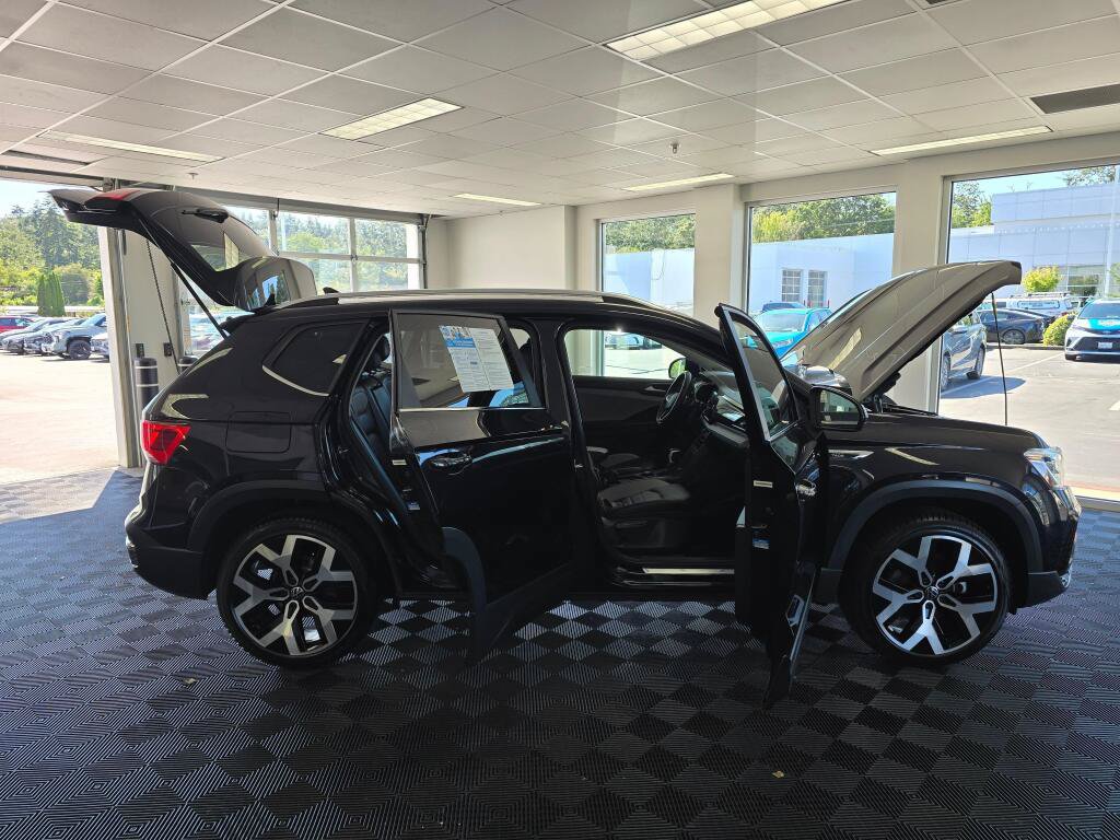 Used 2022 Volkswagen Taos SEL AWD/4WD image 17