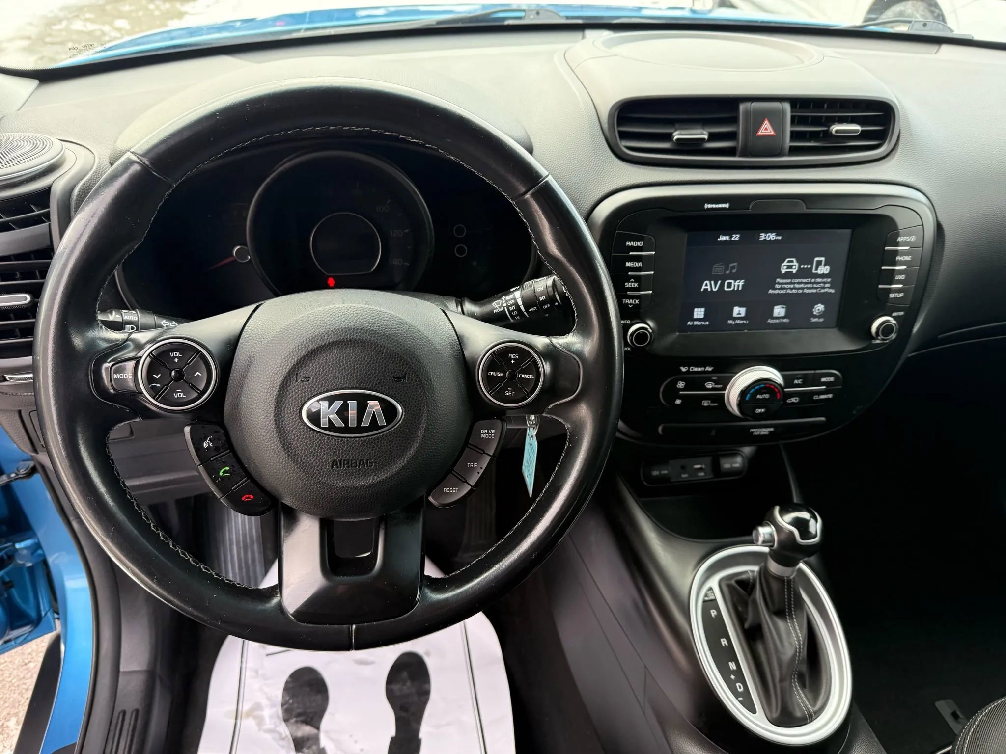 Used 2018 Kia Soul + image 17