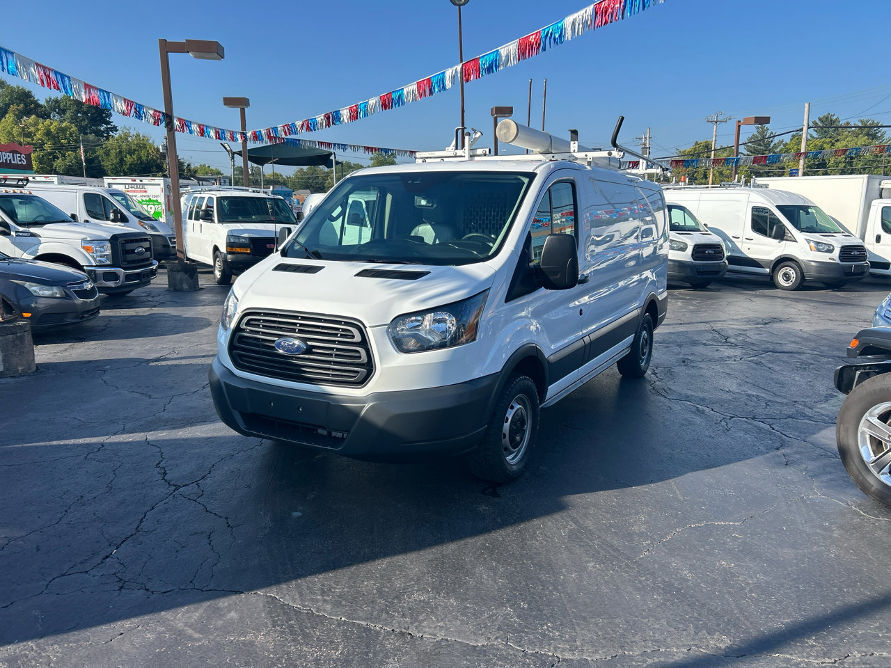 Used 2018 Ford Transit 250 130 Low Roof image 4